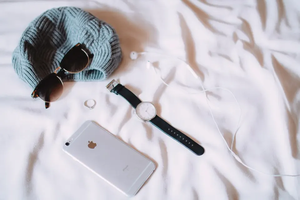 iphone, mobile, smartphone, bed